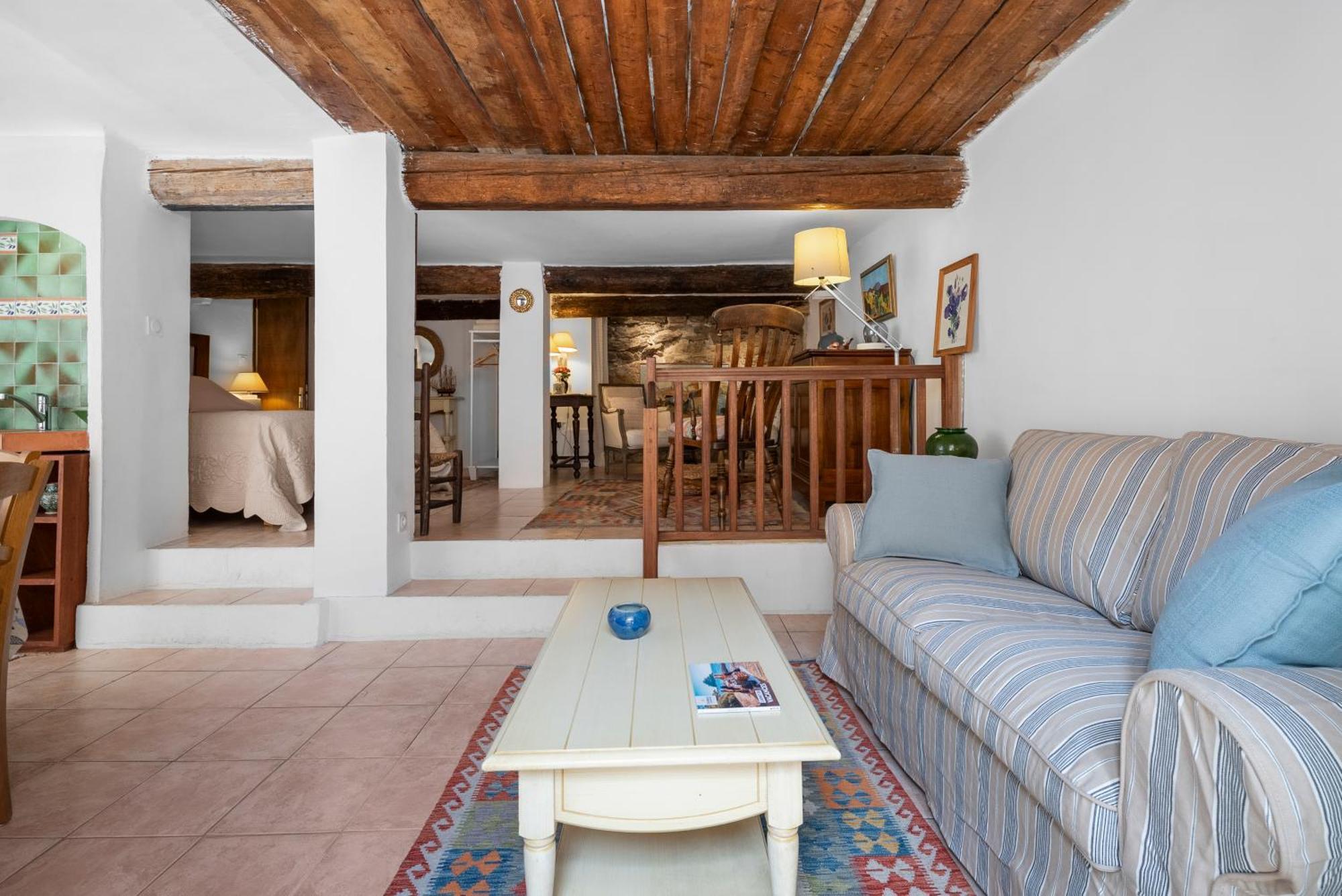 Апартаменты La Petite Provence Борм-ле-Мимоза Экстерьер фото