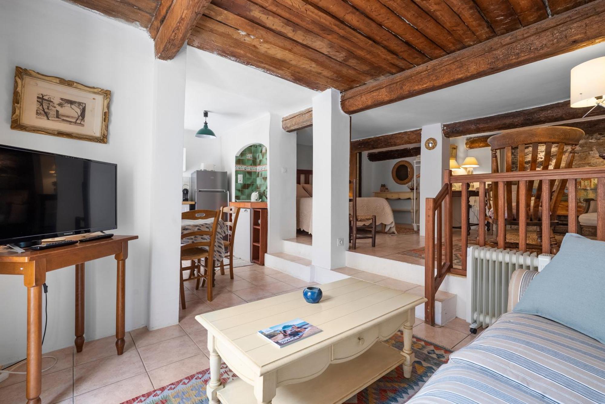 Апартаменты La Petite Provence Борм-ле-Мимоза Номер фото